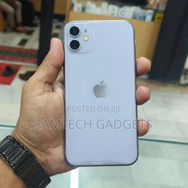 Apple iPhone 11 128 GB Silver - main view