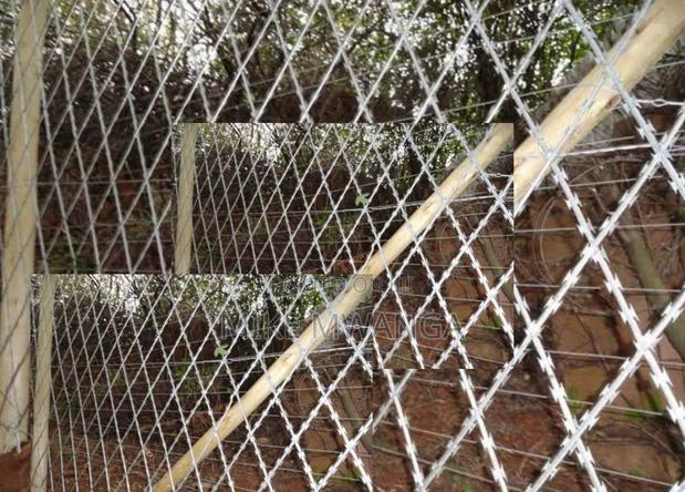 Strong, Durable 5ft High Welded Razor Mesh