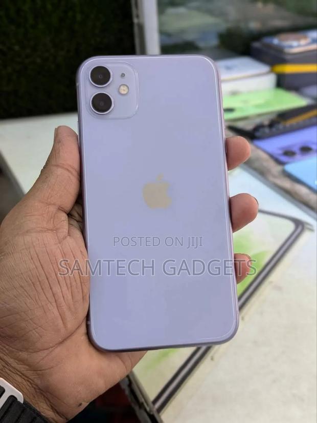 Apple iPhone 11 64 GB Purple - main view