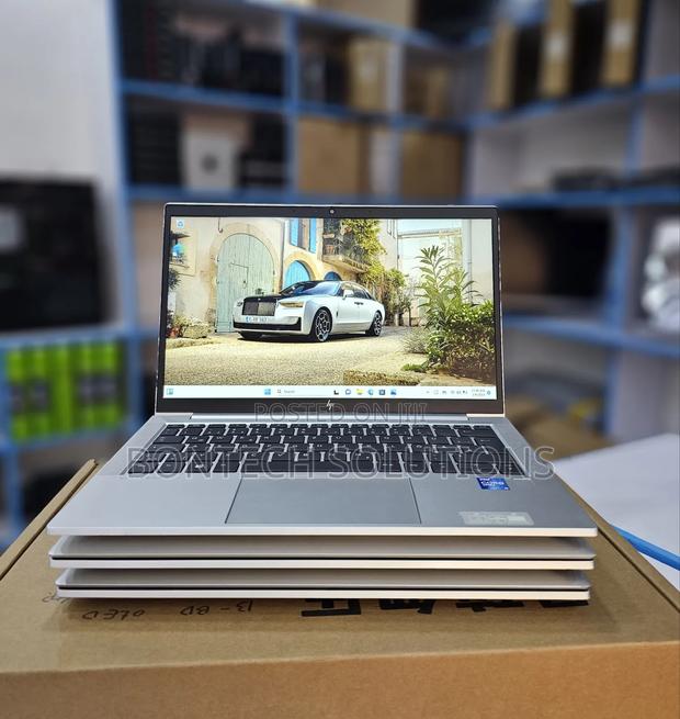 Laptop HP EliteBook 830 G8 8GB Intel Core I5 SSD 256GB