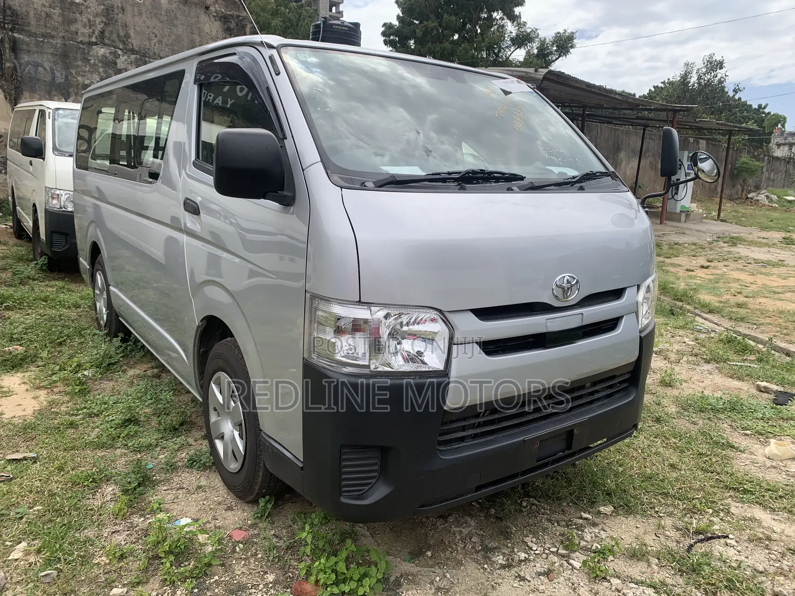 Toyota HiAce 2018 Silver