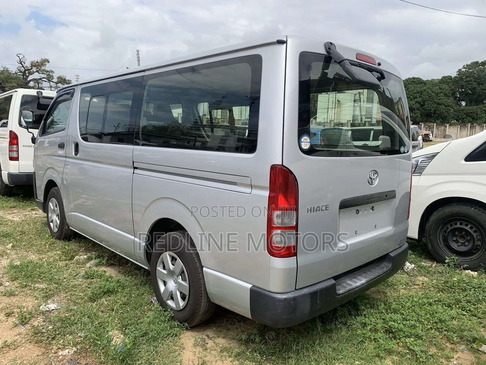 Toyota HiAce 2018 Silver