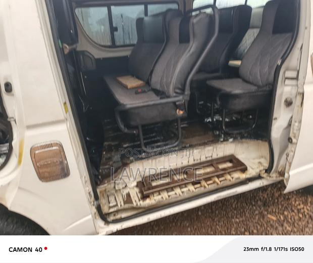 Toyota HiAce 2010 White - thumbnail 6