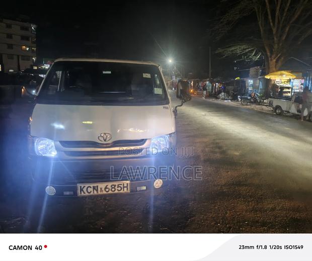 Toyota HiAce 2010 White - thumbnail 10