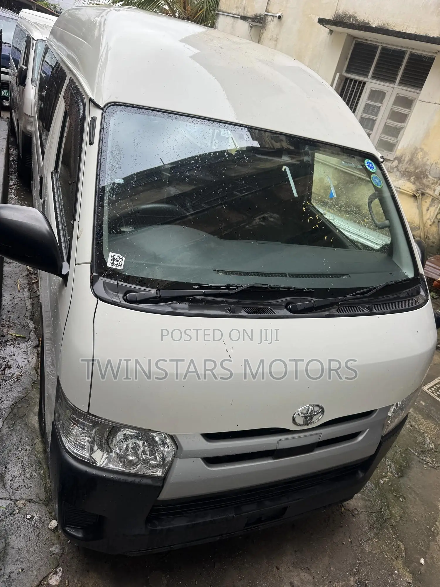 Toyota Regius 2019 White