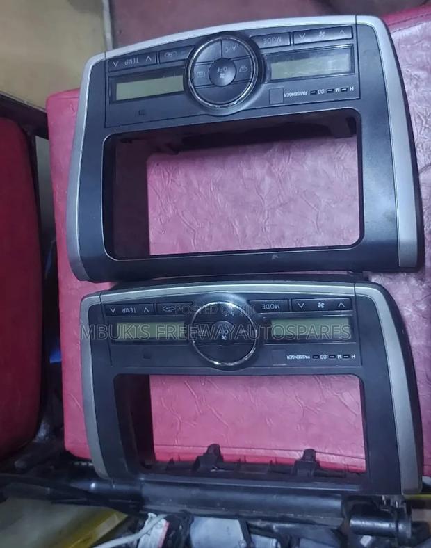 Dashboard Cover Complete With Ac Control Unit Toyota Premio