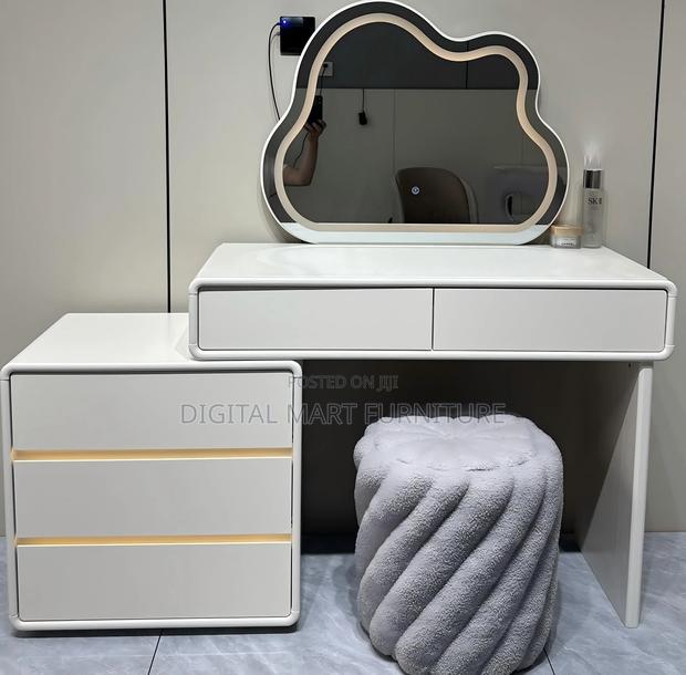 Dressing Table : White Painted Vanity Dressing Table