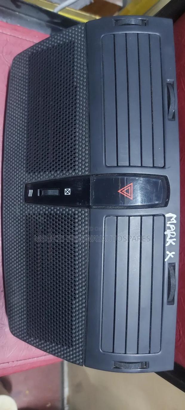 Dashboard Vent Cover Complete Toyota Mark X