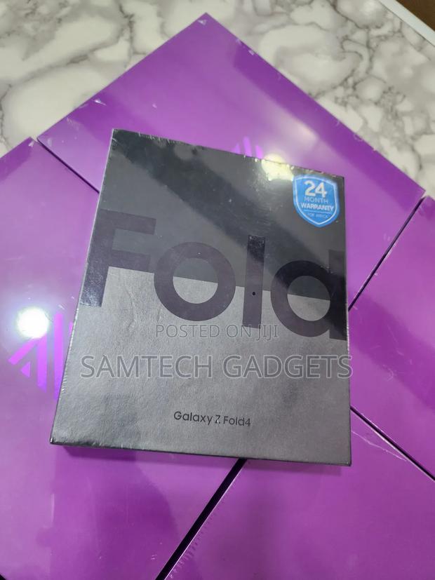 New Samsung Galaxy Z Fold4 512 GB Blue - main view