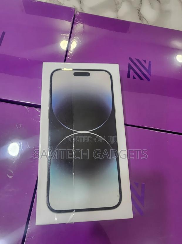 New Apple iPhone 14 Pro 256 GB Silver - main view