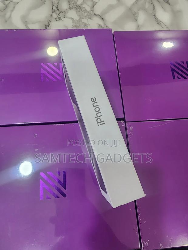 New Apple iPhone 15 Pro Max 256 GB Silver - thumbnail 2