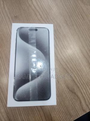 New Apple iPhone 15 Pro Max 512 GB Silver - main view