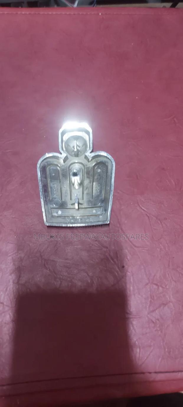 Emblem Logo Toyota Crown - thumbnail 2