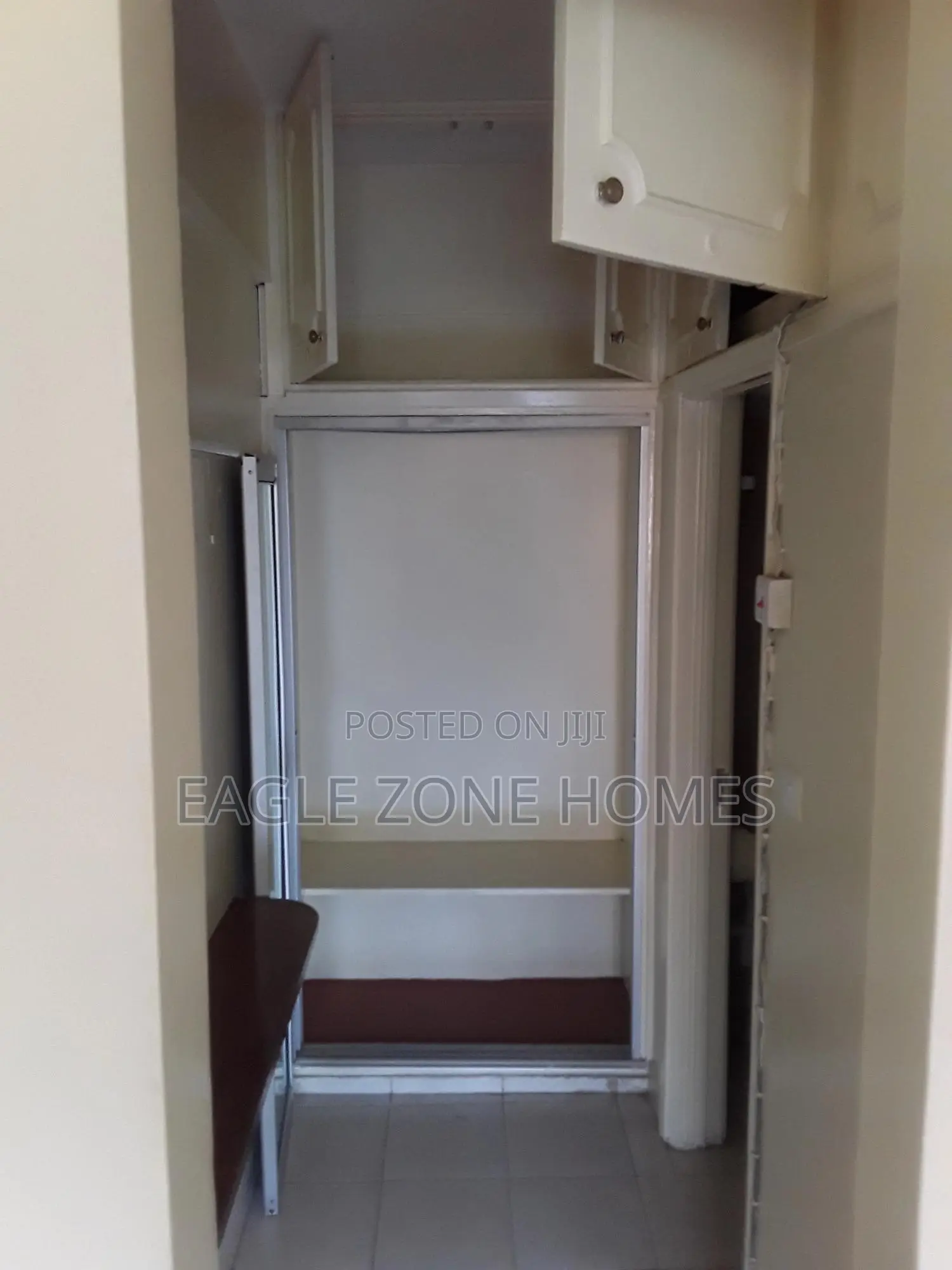 3bdrm Apartment in Rhapta Road for rent