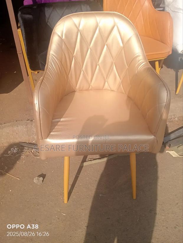 Styling Chair - main view