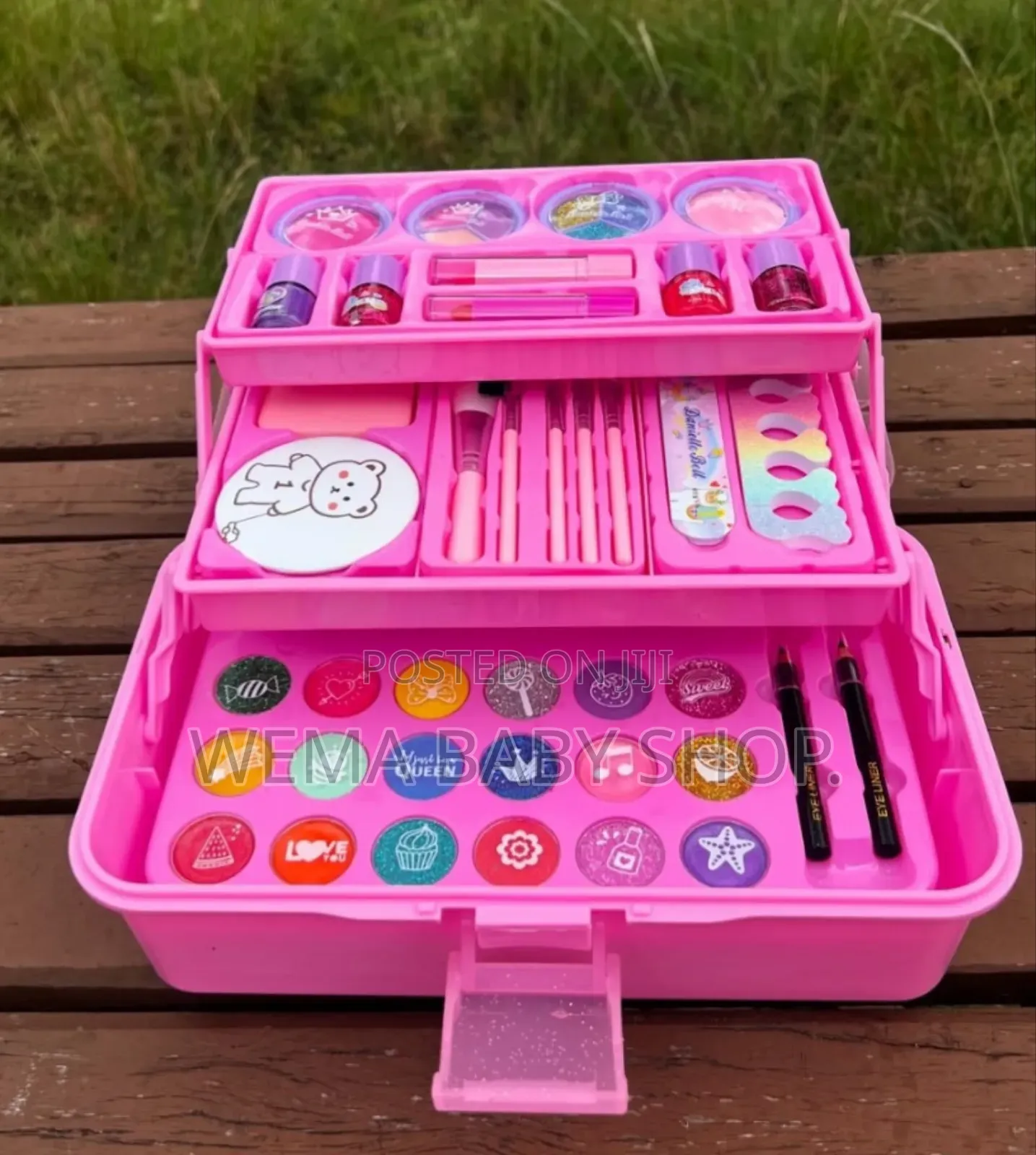 Kids Danielle Bell Makeup Kit