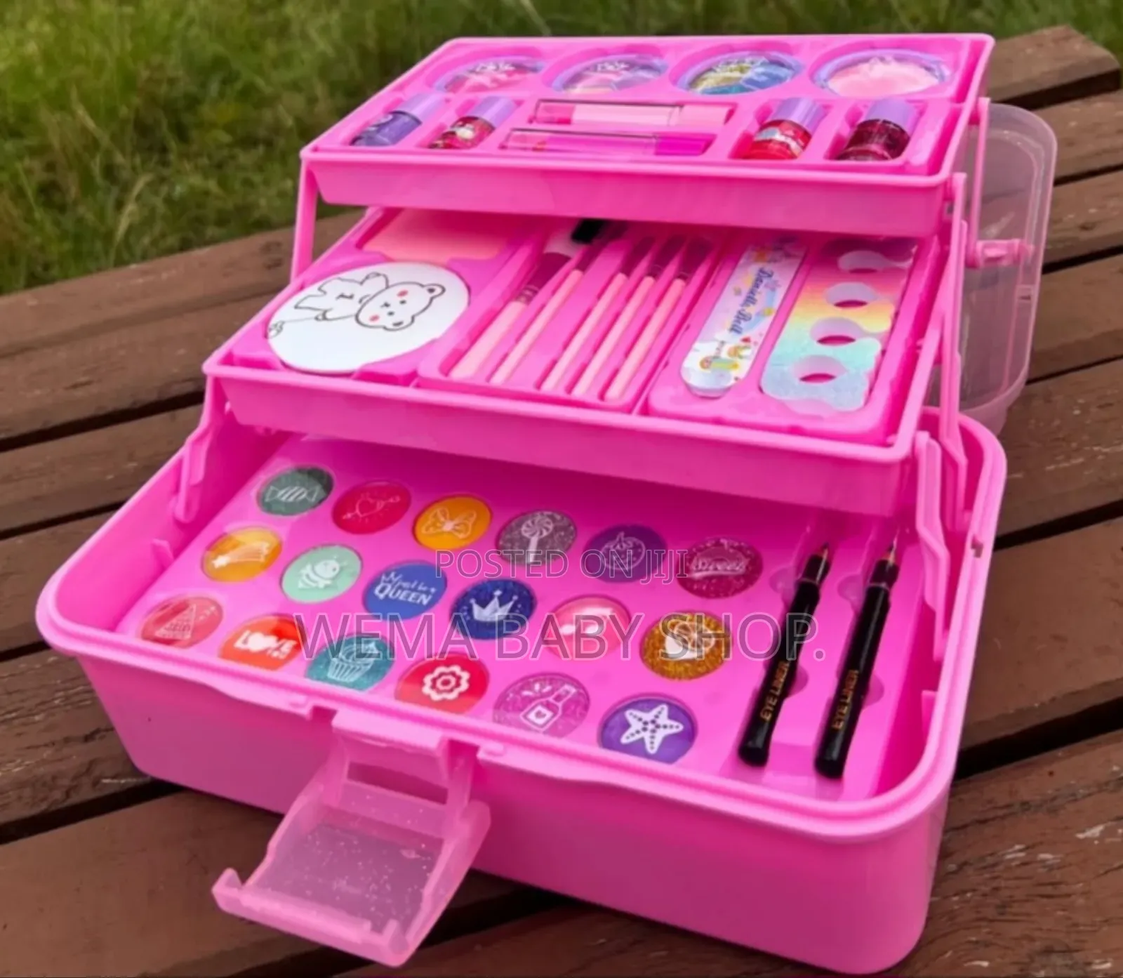 Kids Danielle Bell Makeup Kit