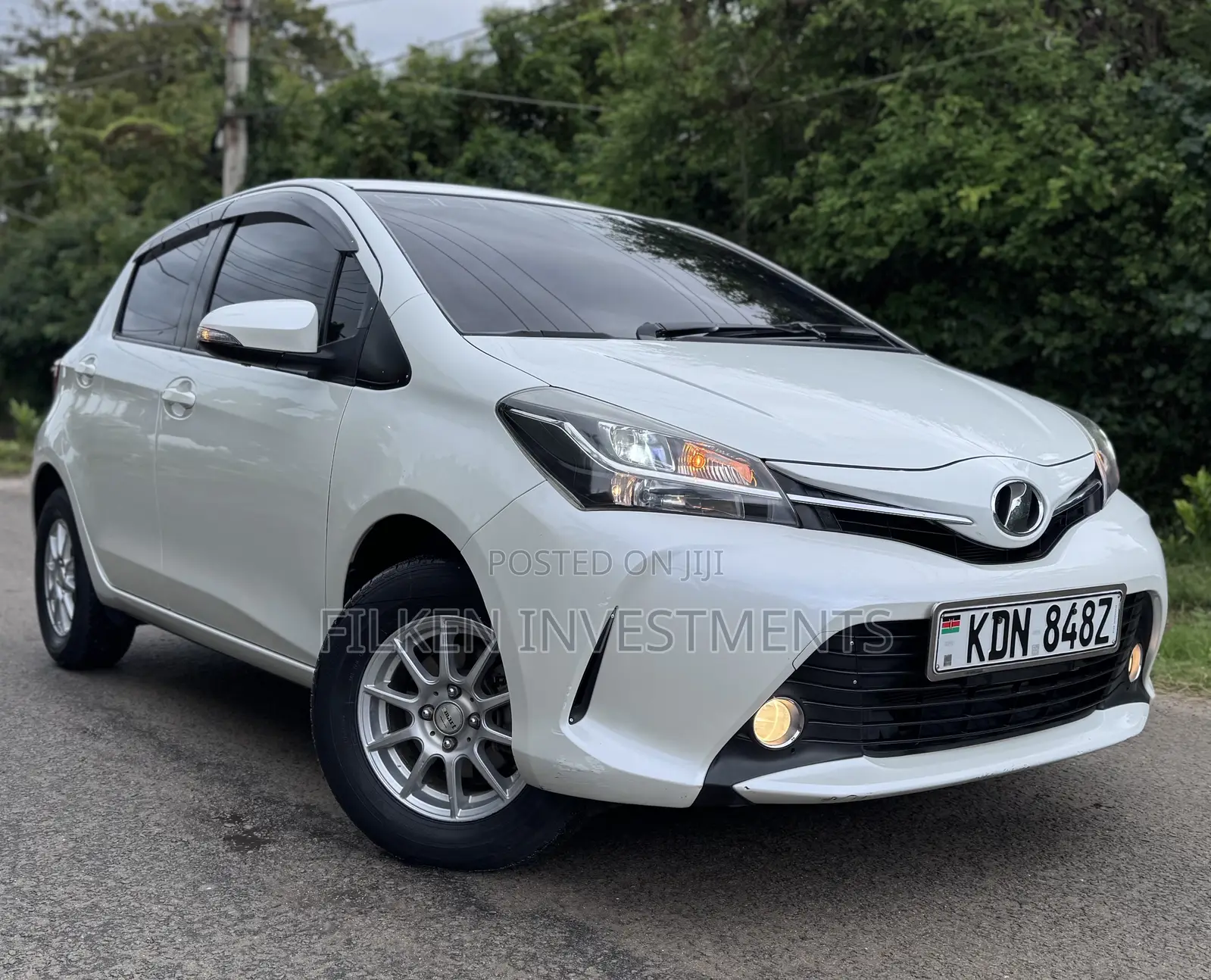 Toyota Vitz 1.3 FWD 5dr 2017 White