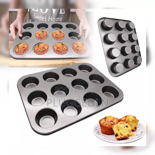12 Hole Queen Cake Baking Tray