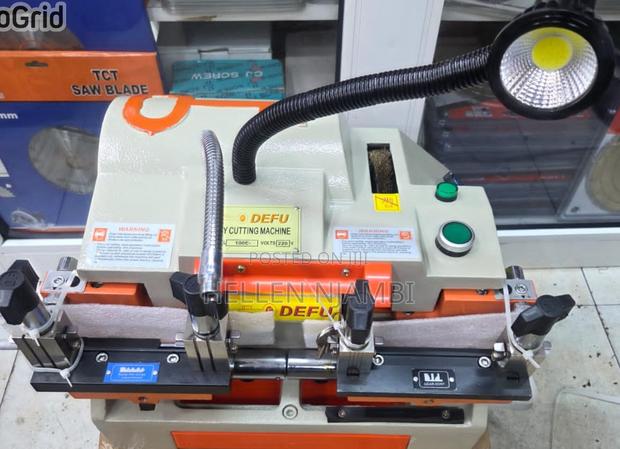 Key Cutting Machine - main view