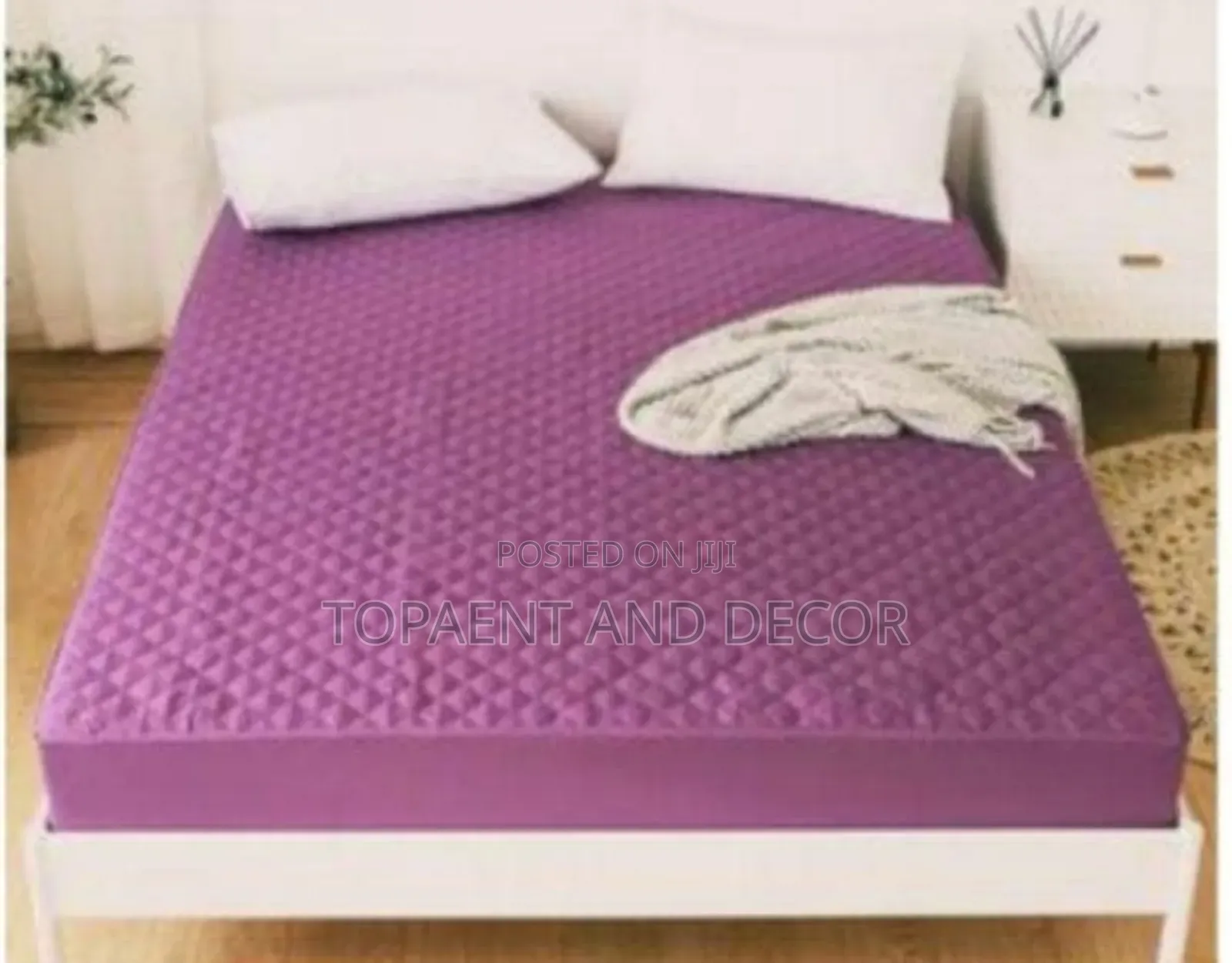 Bed Waterproof Mattress Protector Against Spills and Stains