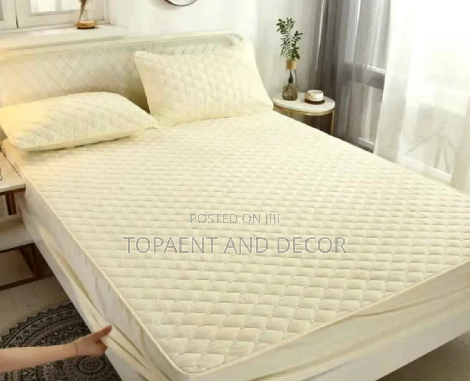 Fitted Waterproof Mattress Protector With Smooth Finish