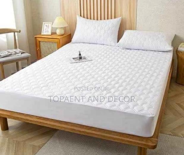 Kids and Adults Waterproof Mattress Protector No Leaks - main view