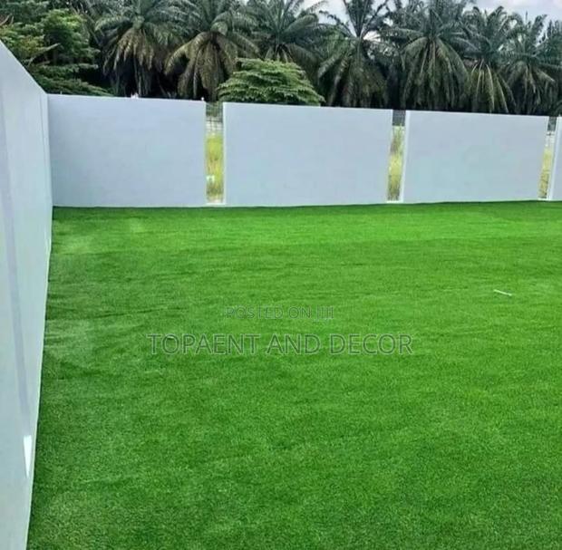 Lush Green Artificial Grass Carpet for Perfect Outdoor