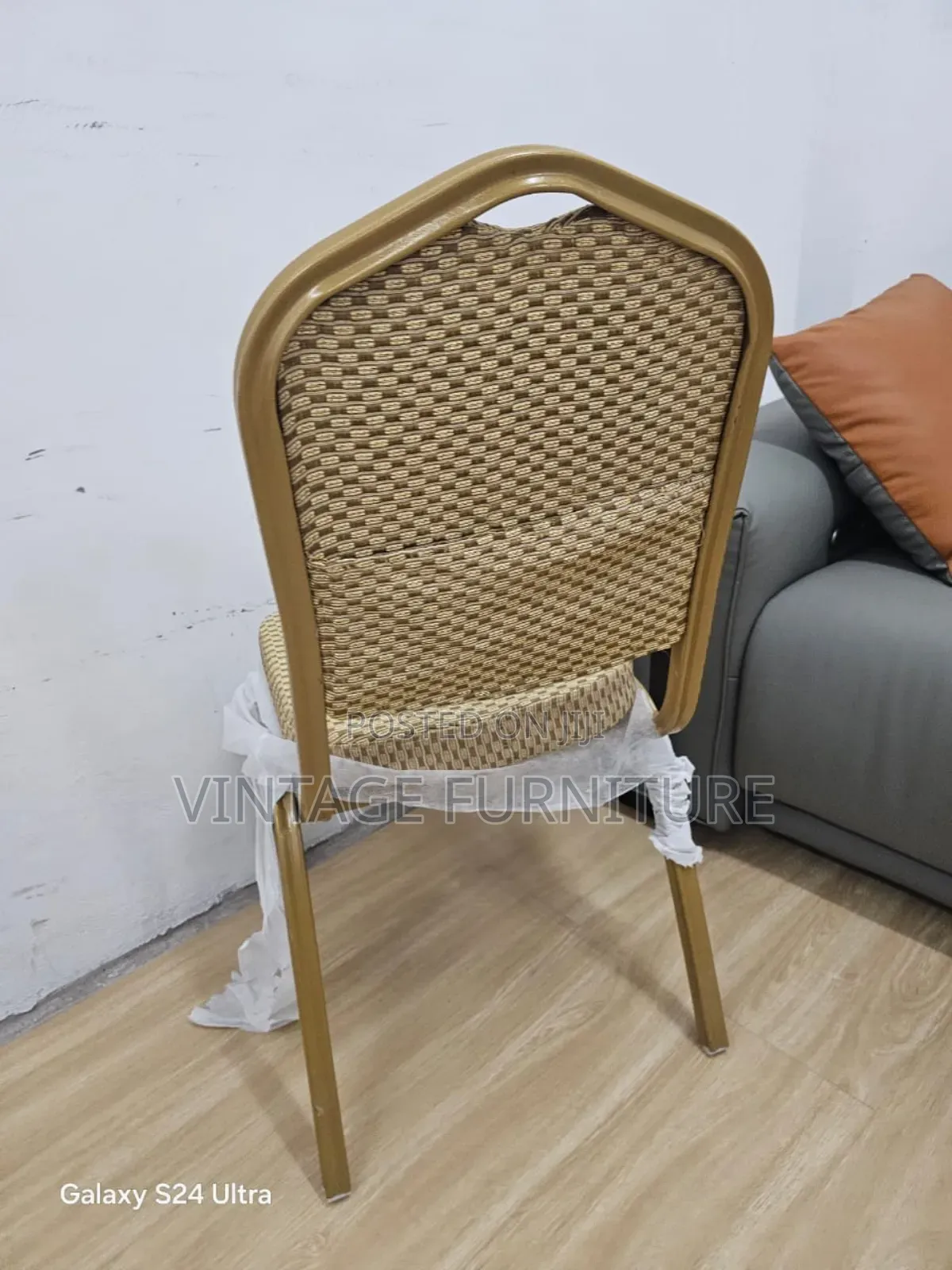 Hih Quality Conference Chairs E008