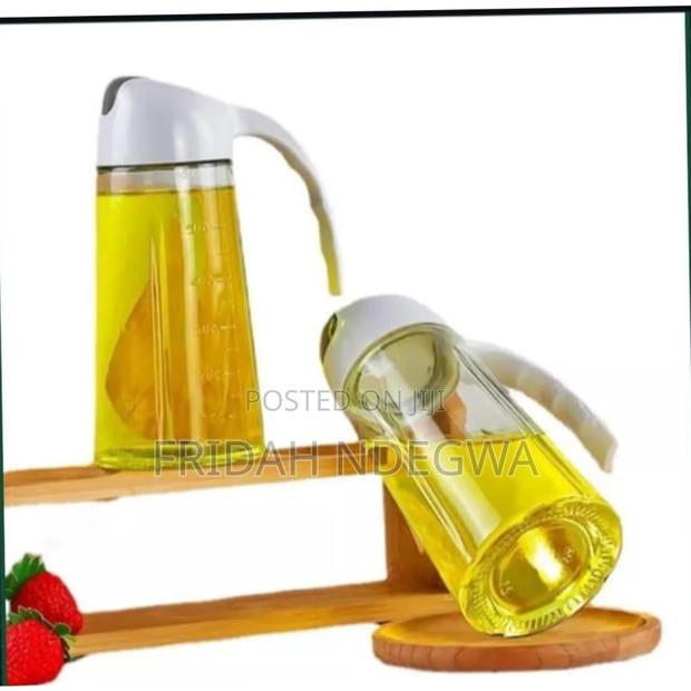 Oil Dispenser Bottle Auto Flip Condiment Container Automatic Cap - main view