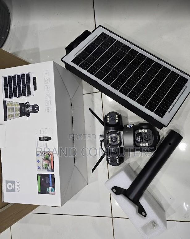 Triple Lens 4g Solar CCTV Camera With 180w Street Light Floodlight - main view