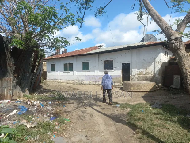 7bdrm House in Kisauni for sale
