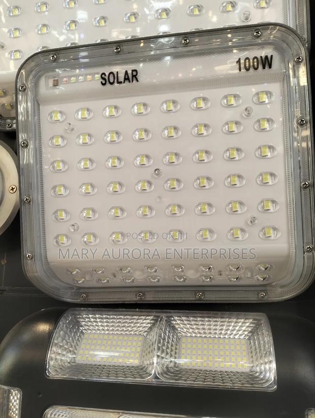 100 Watts Solar Floodlight - thumbnail 2