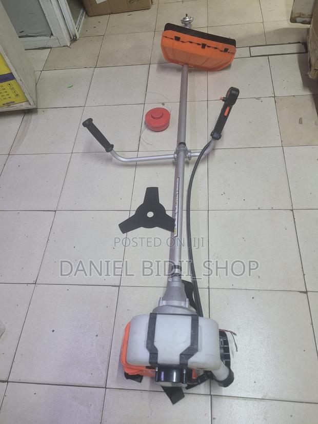 4 Stroke Brush Cutter - main view