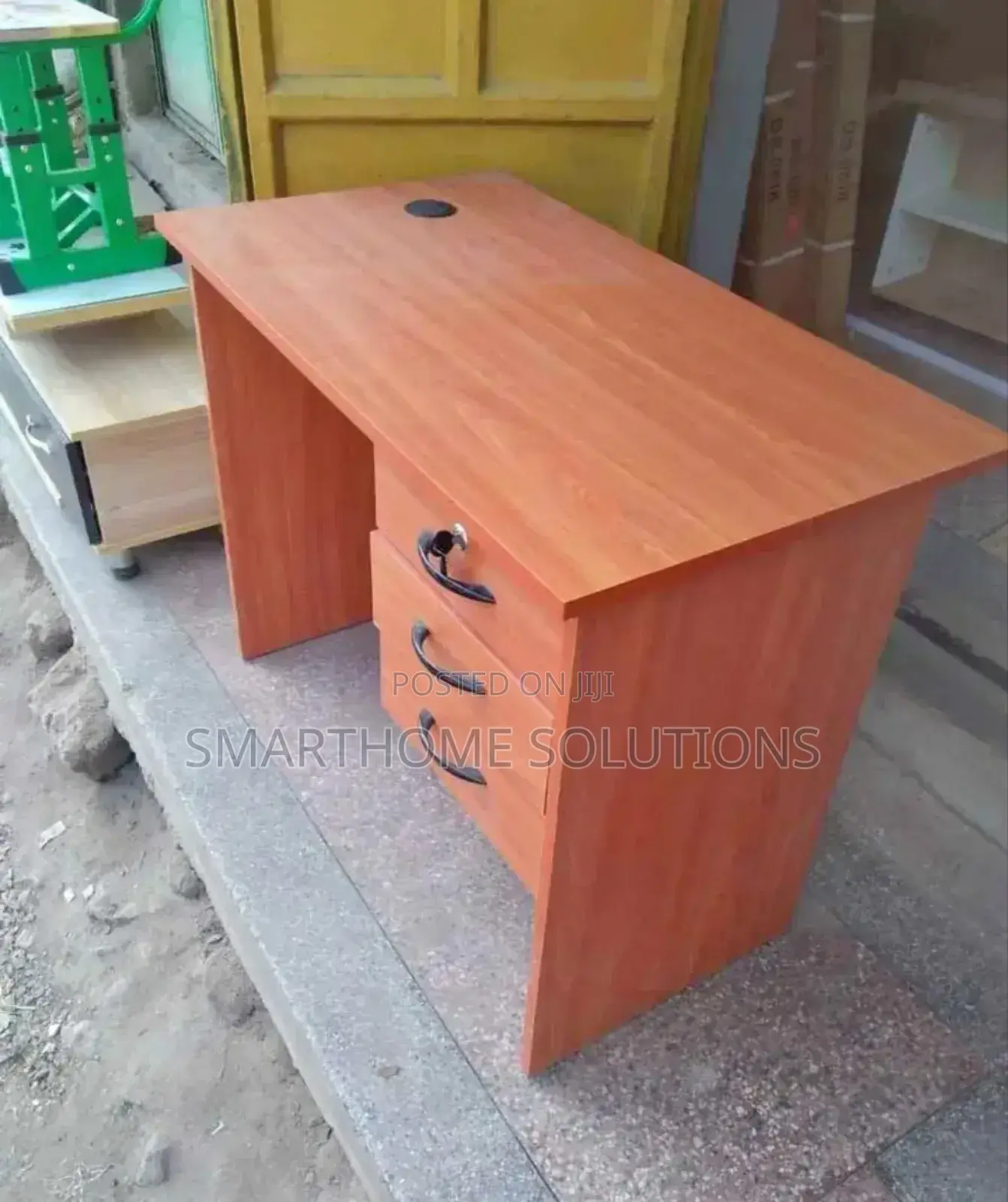 Brown Office Desk. Brand New