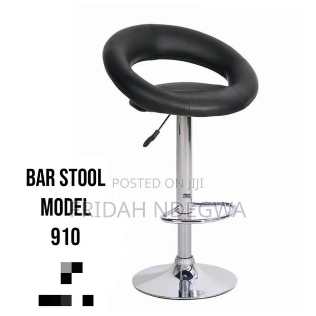 Bar Stool Model 910