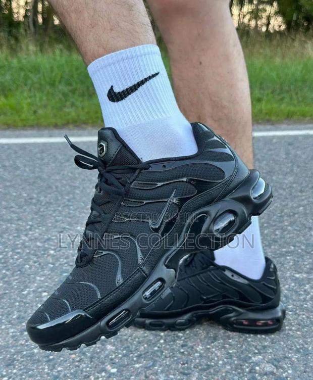 Nikee Tn "All Black",All Blacks Tn Sizes 40-45