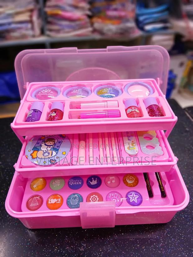 Danielle Bell Make Up for Kids - main view