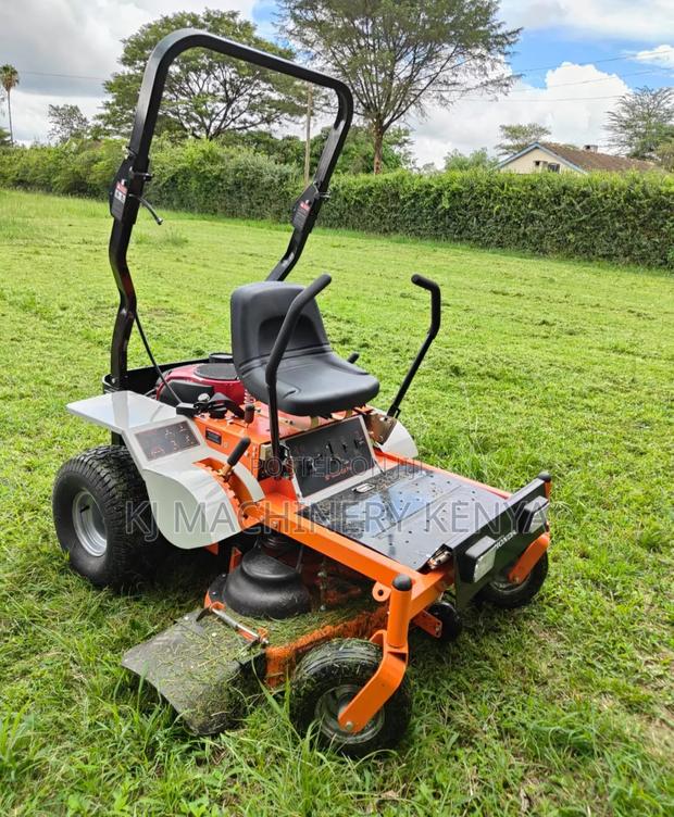 Honda Powered  Zero Turn Lawnmower - thumbnail 2
