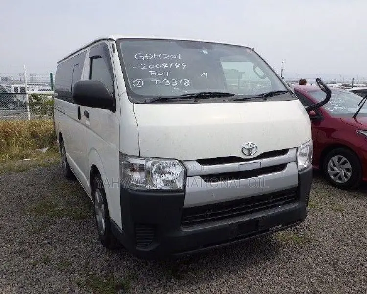 Toyota HiAce 2018 White