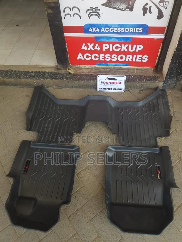 Isuzu D-Max Double-Cab Moulded Tpe Rubber Floor Mats - main view