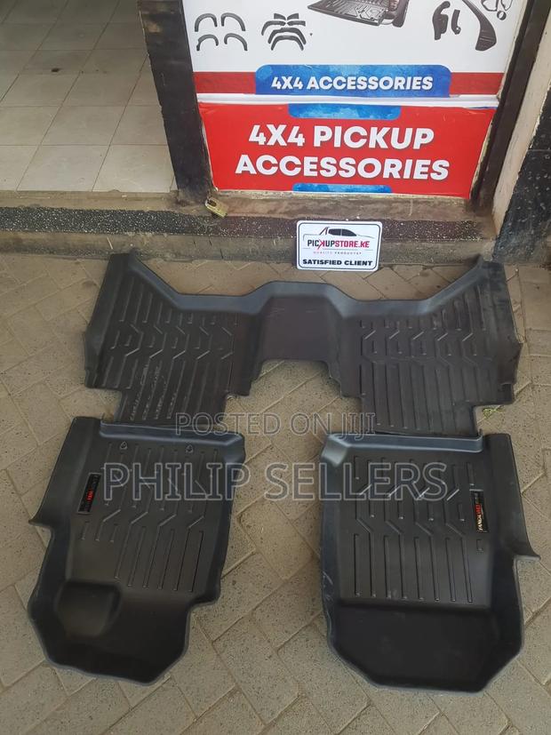 Isuzu D-Max Double-Cab Moulded Tpe Rubber Floor Mats - thumbnail 3
