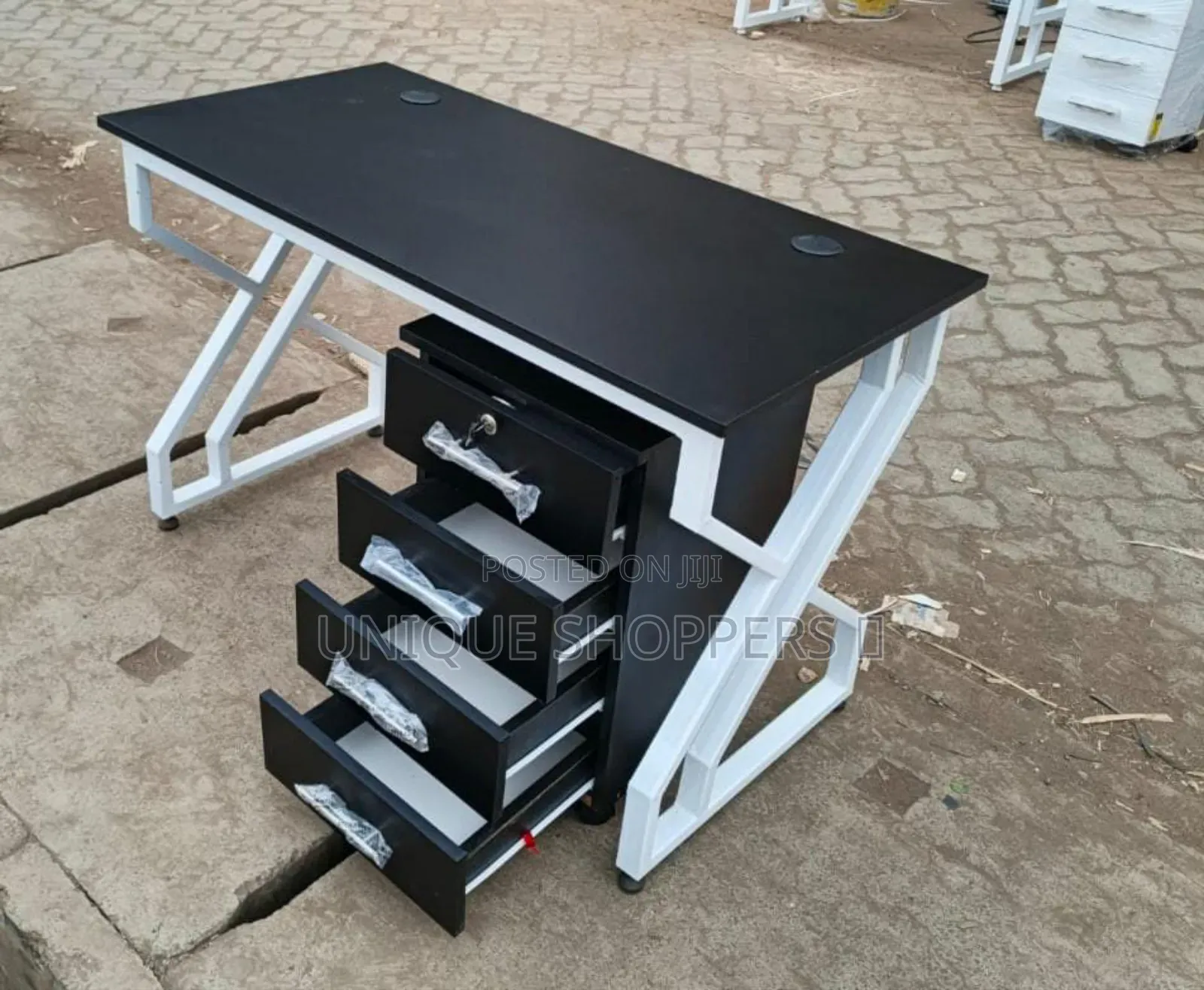Quality Office Table With Drawer