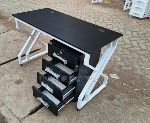 Quality Office Table With Drawer - main view