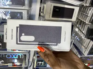 Helix Mirror Flip Carbon Cover for Samsung Galaxy Z Fold 7