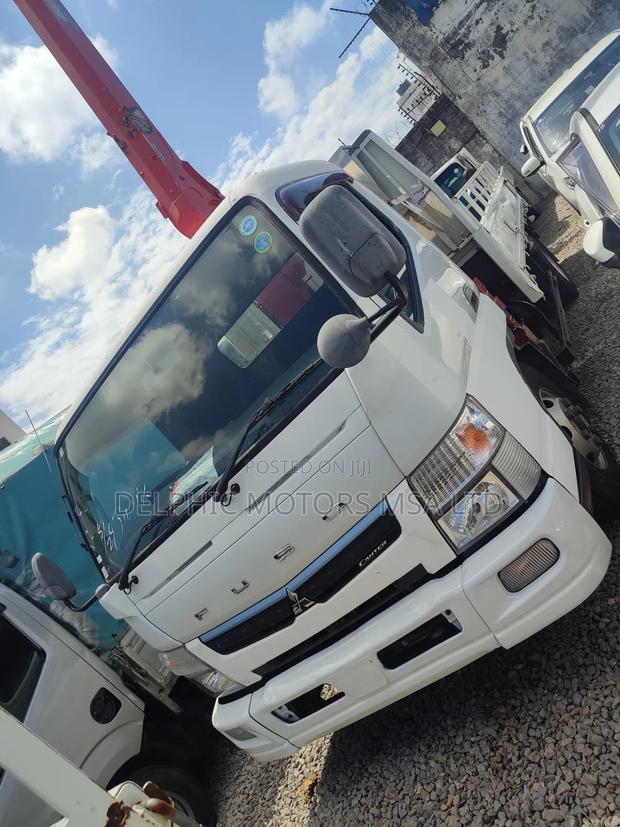 Mitsubishi Fuso With Crane - thumbnail 6