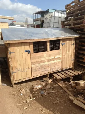 The Dog Loft Dog House 🏠