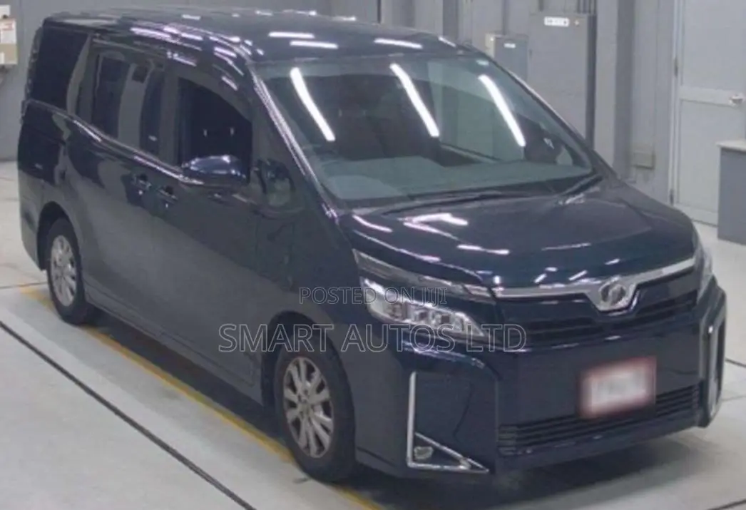 Toyota Voxy 2018 Blue