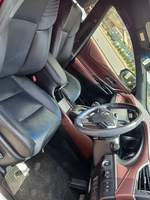 Toyota Harrier 2.0 4WD 2018 Red