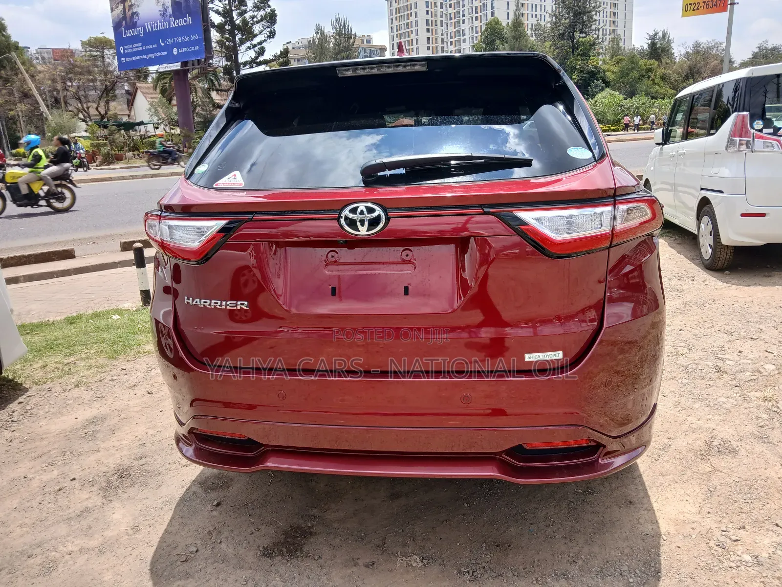 Toyota Harrier 2.0 4WD 2018 Red